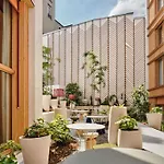 Tribe Paris 4*
