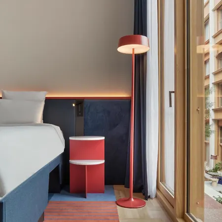 Tribe Paris 4*