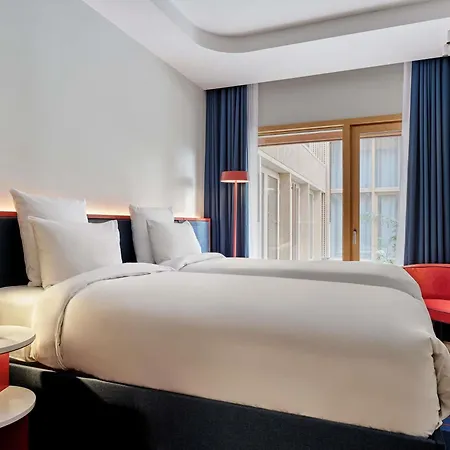 Tribe Paris 4* بونتا
