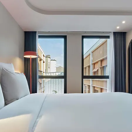 Tribe Paris 4*
