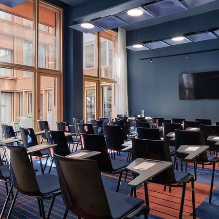 Tribe Paris 4* بونتا