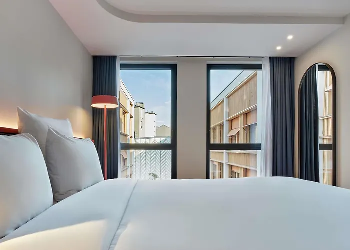 Tribe Paris 4*